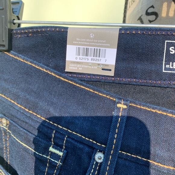 NWT Levi’s signature Curvy bootcut Dark Wash high rise blue jeans - Picture 9 of 13